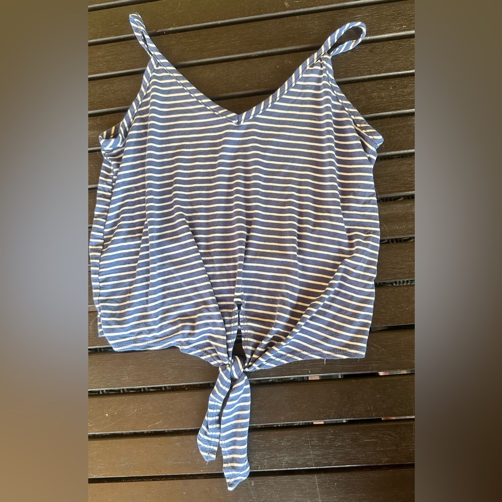 Livi tied tank